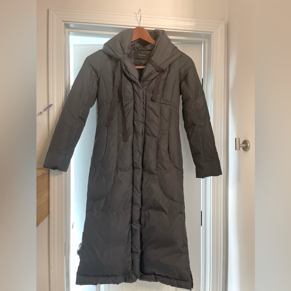 TAHARI - Picture 2 of 11